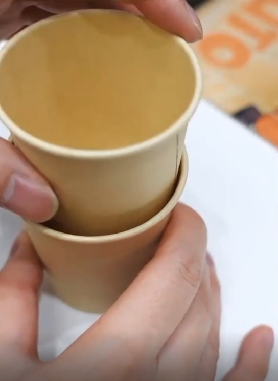 Заваривание чая в бумажном стаканчике Заваривание чая в бумажном стаканчике