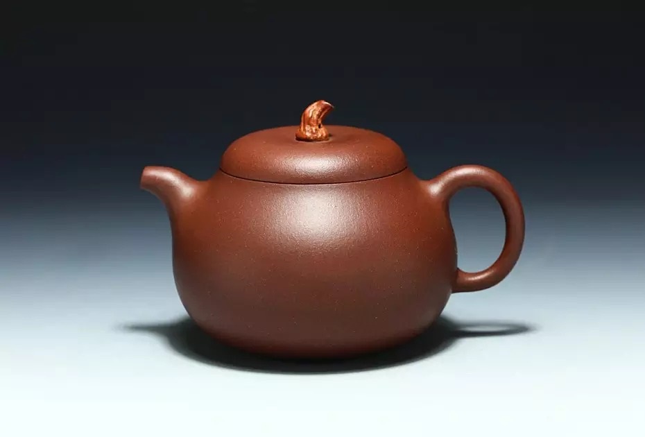 Чайник в форме части баклажана Чайник в форме части баклажана