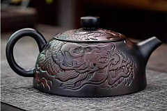 Чайник из фиолетовой глины с Драконом
